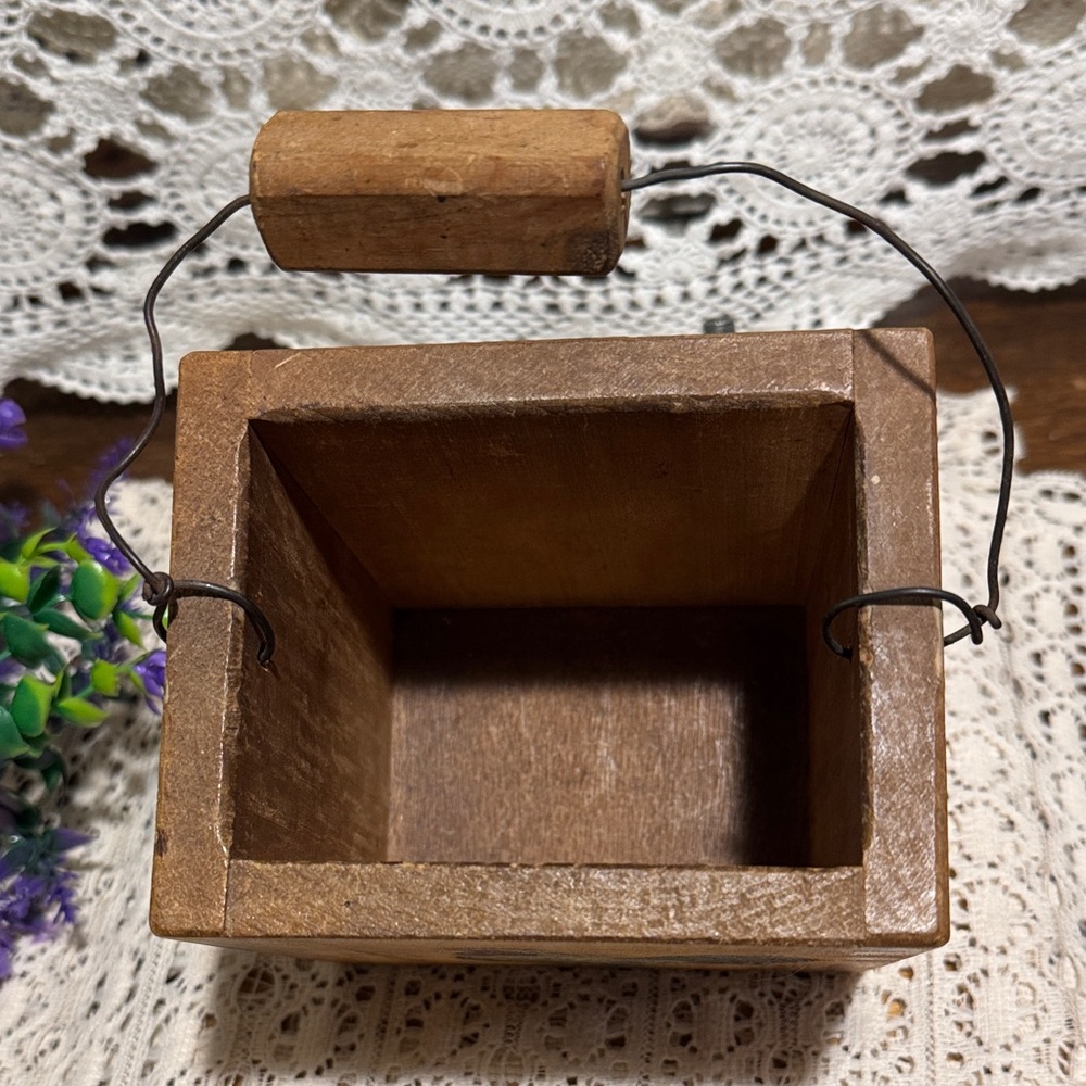 Wooden Container with a rooster holding Purple and Green Faux Flowers. - Picture 6 of 12